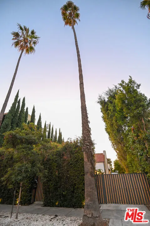 1019 Orange Grove Avenue West Hollywood, CA 90046