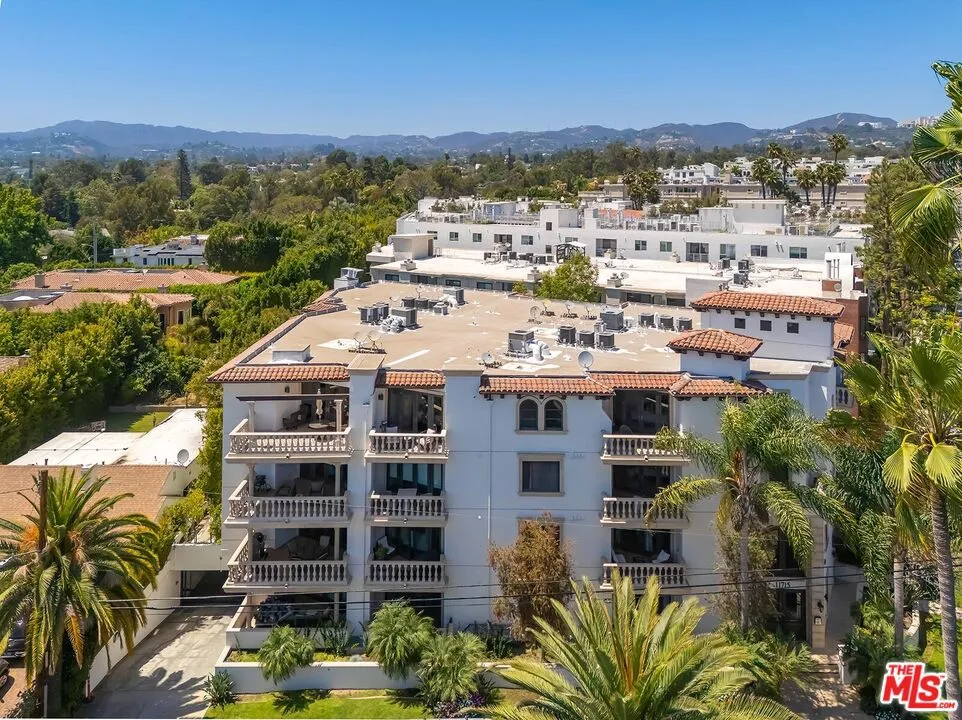 11715 Chenault Street #102 Los Angeles, CA 90049
