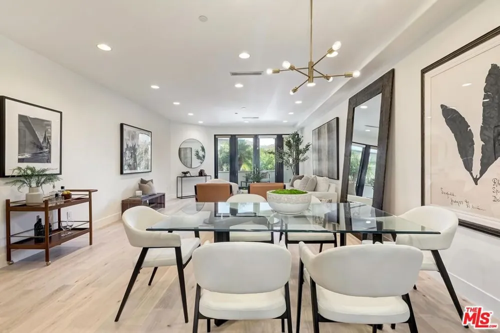 11715 Chenault Street #102 Los Angeles, CA 90049