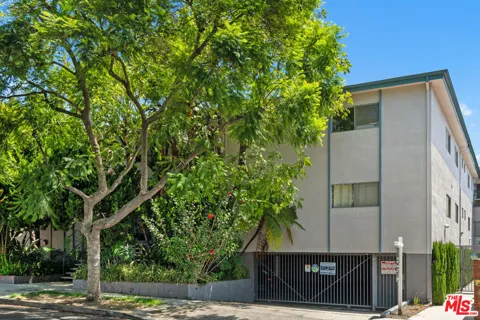 1152 Poinsettia Place #5