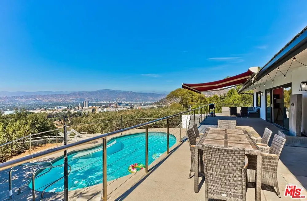 3201 Bonnie Hill Drive Los Angeles, CA 90068
