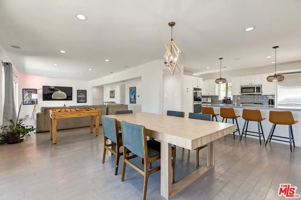 3201 Bonnie Hill Drive Los Angeles, CA 90068