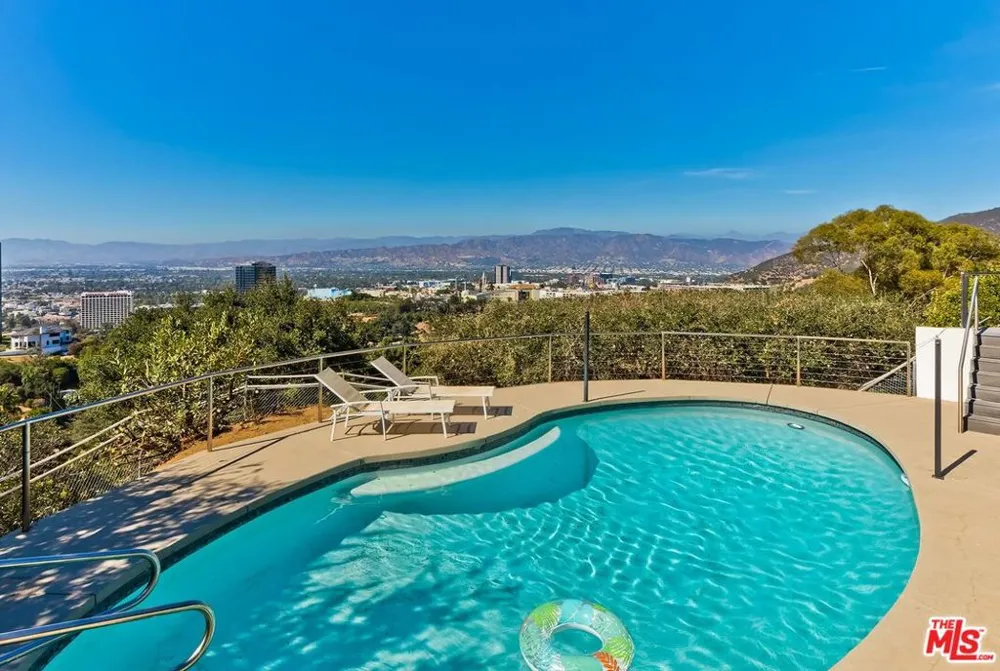 3201 Bonnie Hill Drive Los Angeles, CA 90068