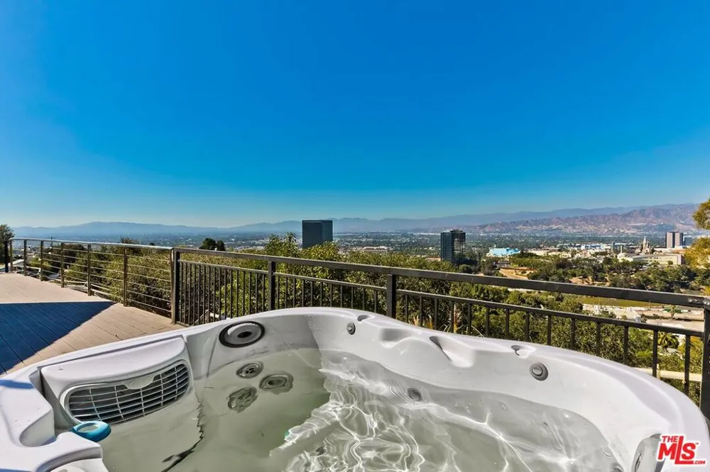 3201 Bonnie Hill Drive Los Angeles, CA 90068