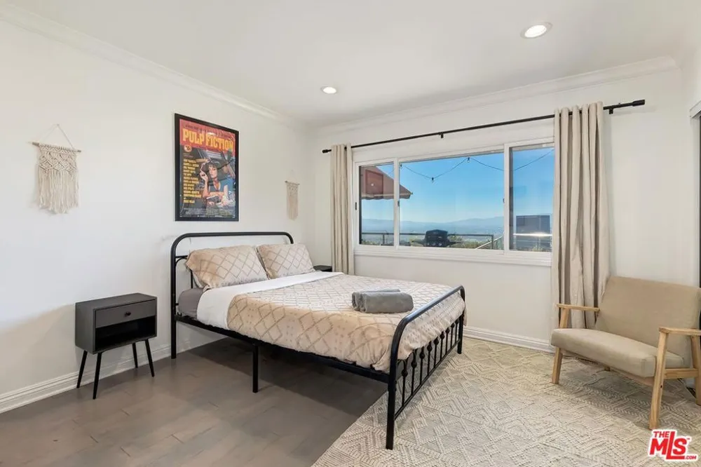 3201 Bonnie Hill Drive Los Angeles, CA 90068