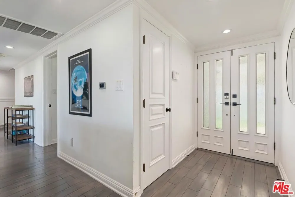 3201 Bonnie Hill Drive Los Angeles, CA 90068