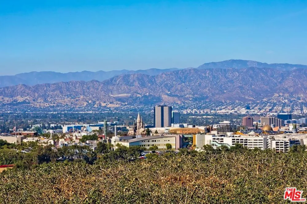 3201 Bonnie Hill Drive Los Angeles, CA 90068