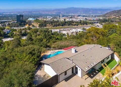 3201 Bonnie Hill Drive