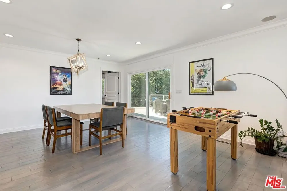 3201 Bonnie Hill Drive Los Angeles, CA 90068