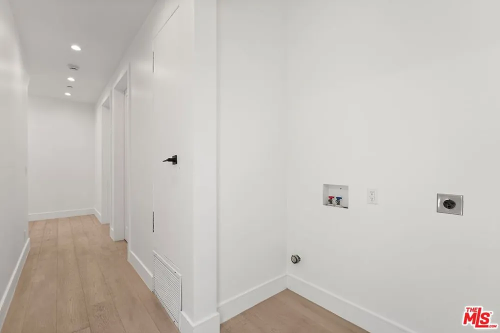 730 Indiana Avenue Los Angeles, CA 90291