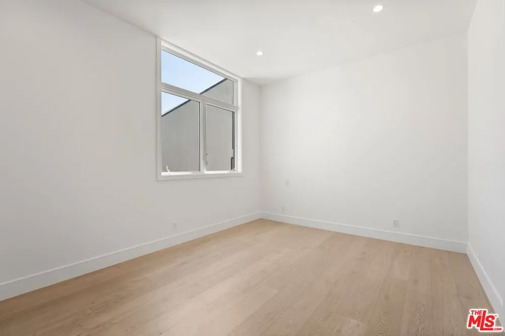 730 Indiana Avenue Los Angeles, CA 90291