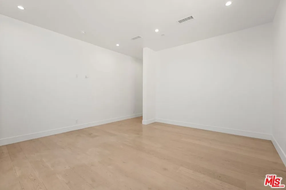 730 Indiana Avenue Los Angeles, CA 90291
