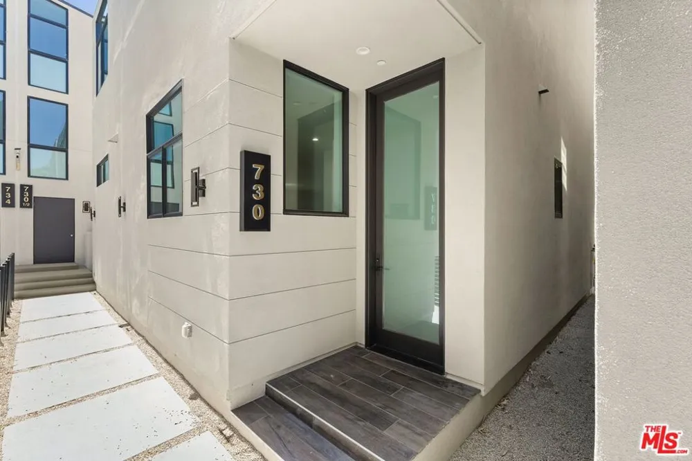 730 Indiana Avenue Los Angeles, CA 90291