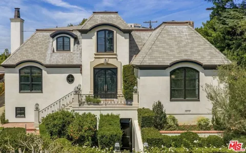 1335 Club View Drive
