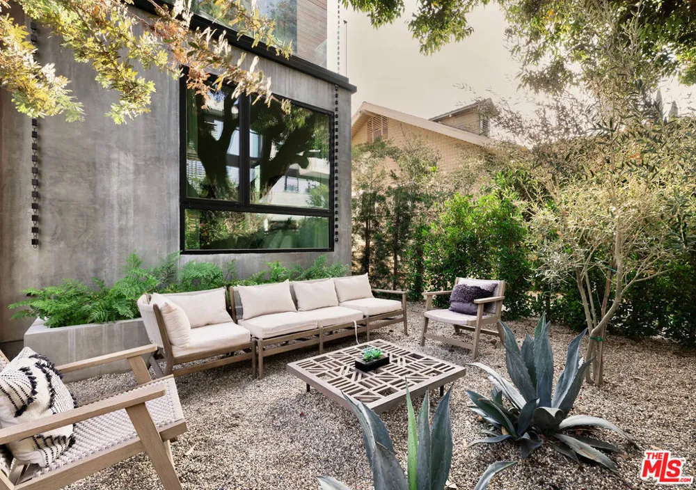 9064 Harland Avenue West Hollywood, CA 90069