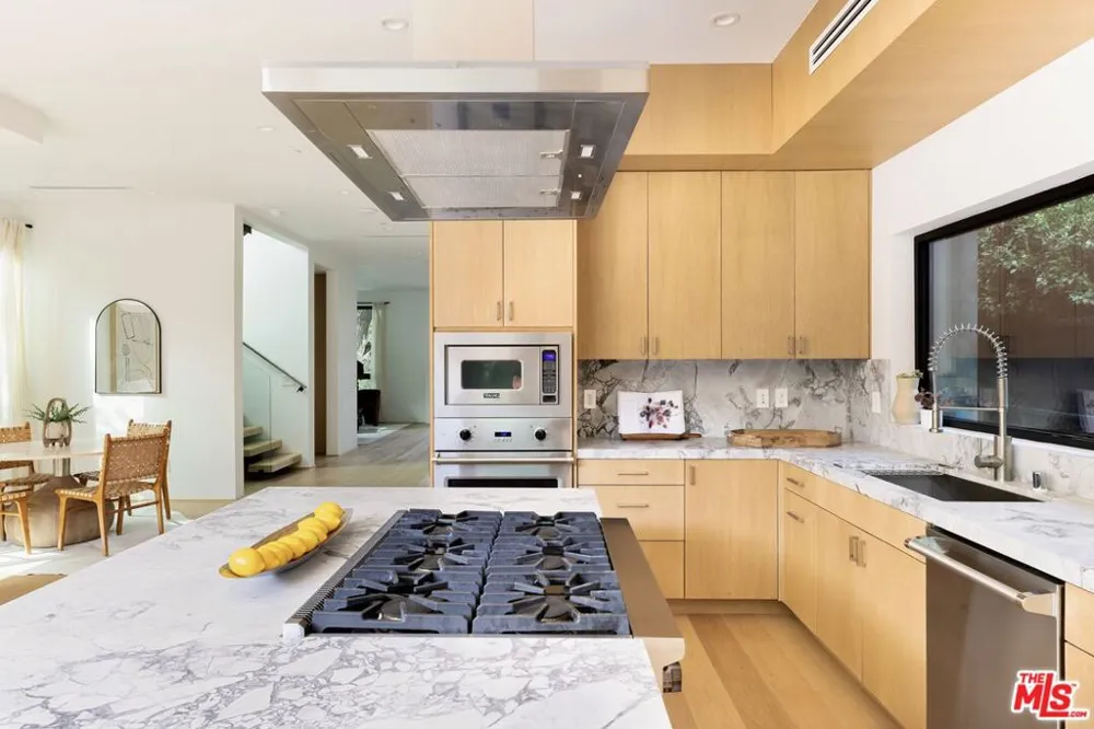 9064 Harland Avenue West Hollywood, CA 90069