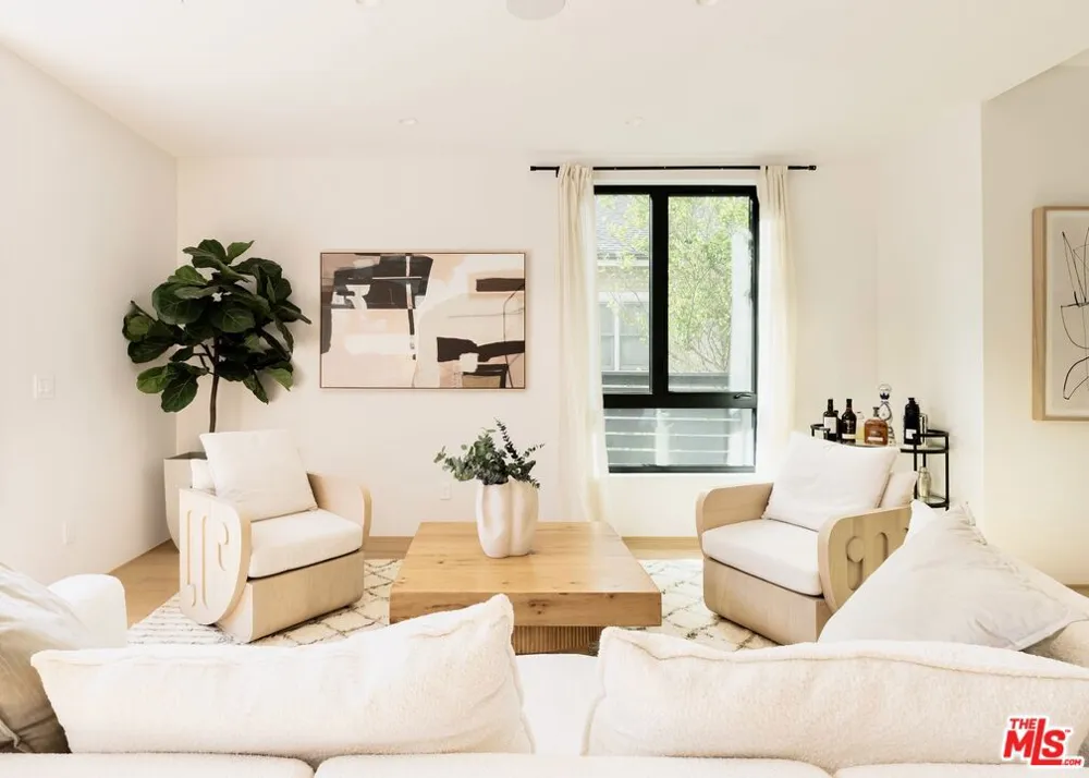 9064 Harland Avenue West Hollywood, CA 90069