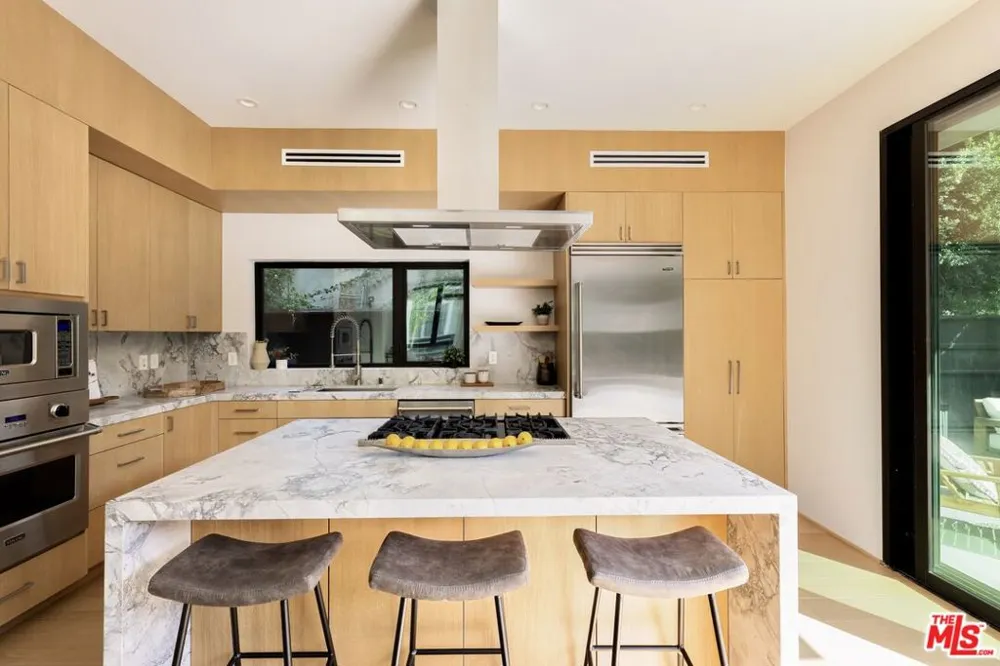 9064 Harland Avenue West Hollywood, CA 90069