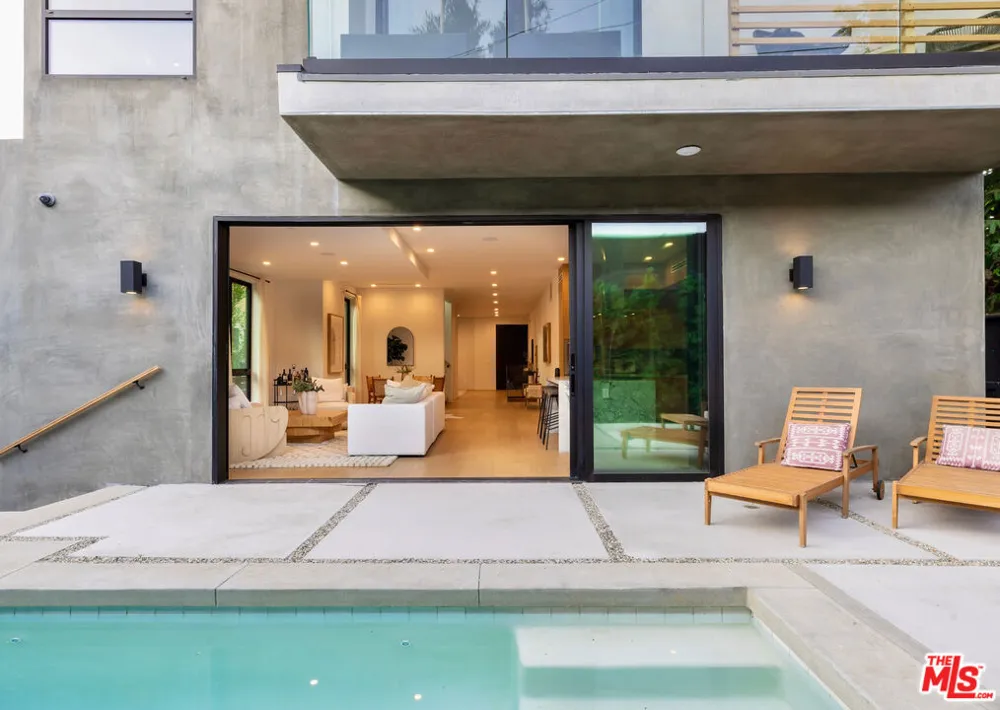 9064 Harland Avenue West Hollywood, CA 90069