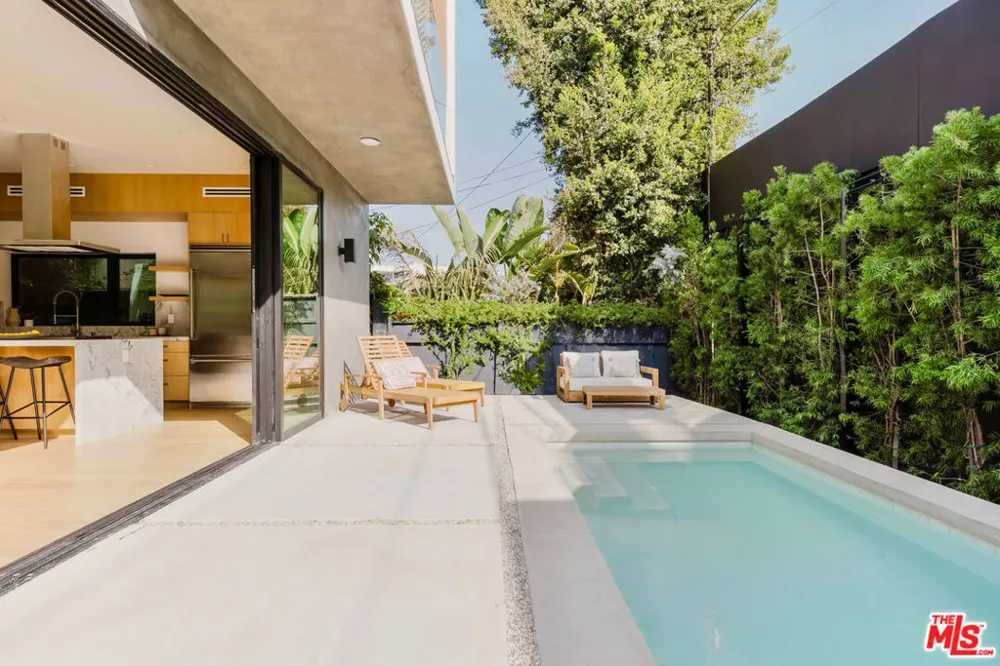 9064 Harland Avenue West Hollywood, CA 90069