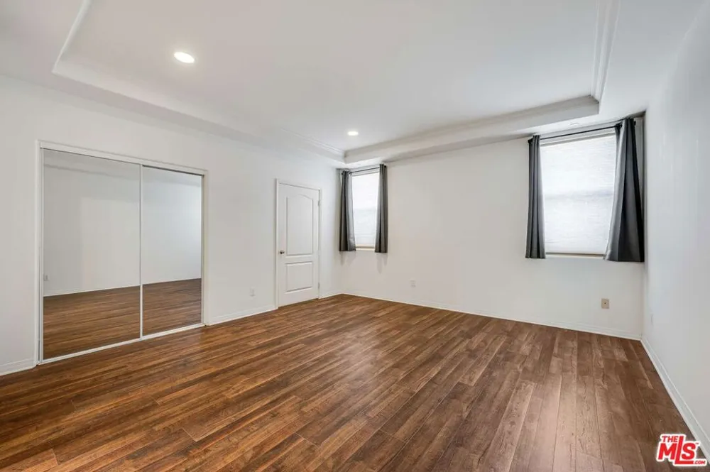 10924 Bloomfield Street #7 Los Angeles, CA 91602