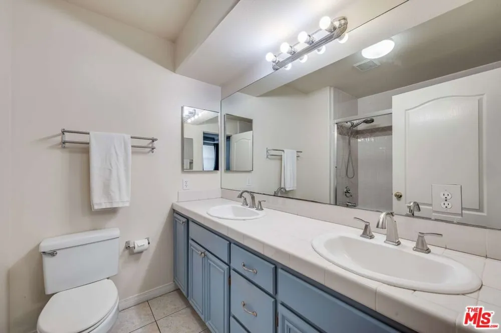 10924 Bloomfield Street #7 Los Angeles, CA 91602