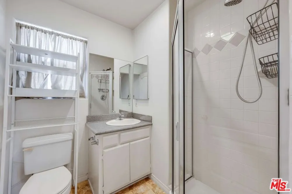 10924 Bloomfield Street #7 Los Angeles, CA 91602