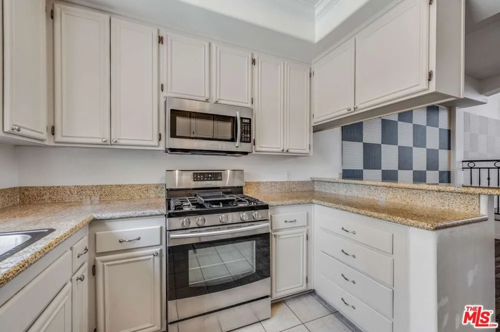 10924 Bloomfield Street #7 Los Angeles, CA 91602