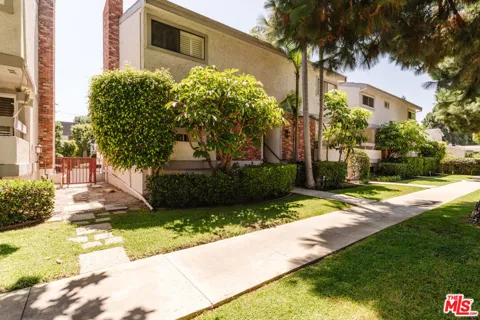 4059 La Salle Avenue #104