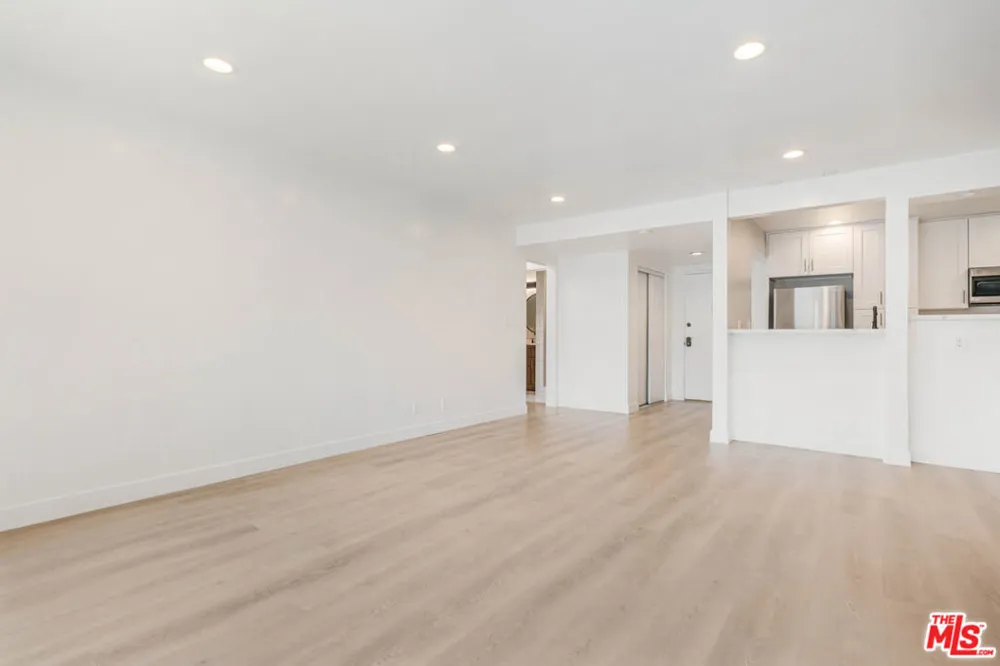 6275 Canterbury Drive #210 Culver City, CA 90230