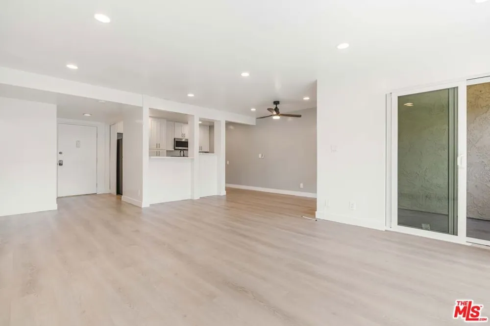 6275 Canterbury Drive #210 Culver City, CA 90230