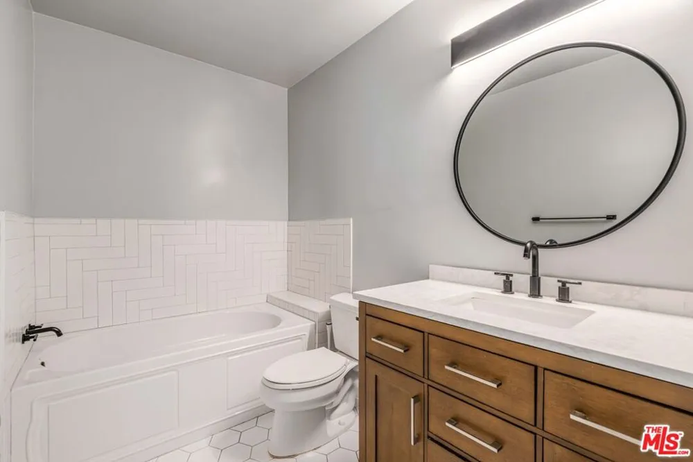 6275 Canterbury Drive #210 Culver City, CA 90230