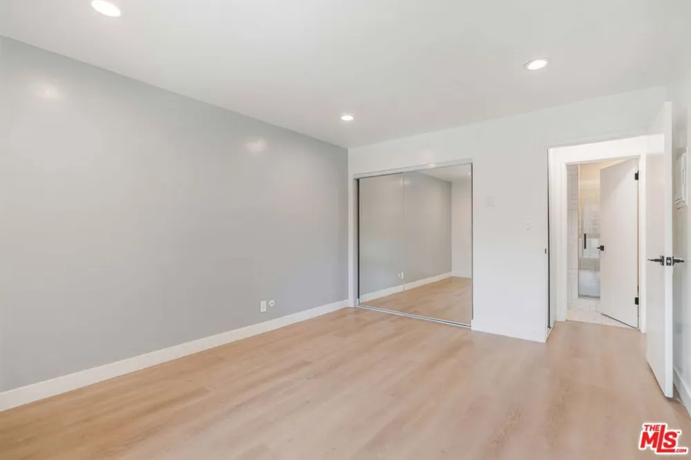 6275 Canterbury Drive #210 Culver City, CA 90230