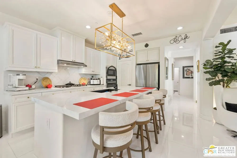 3246 Via Giorna Palm Desert, CA 92260