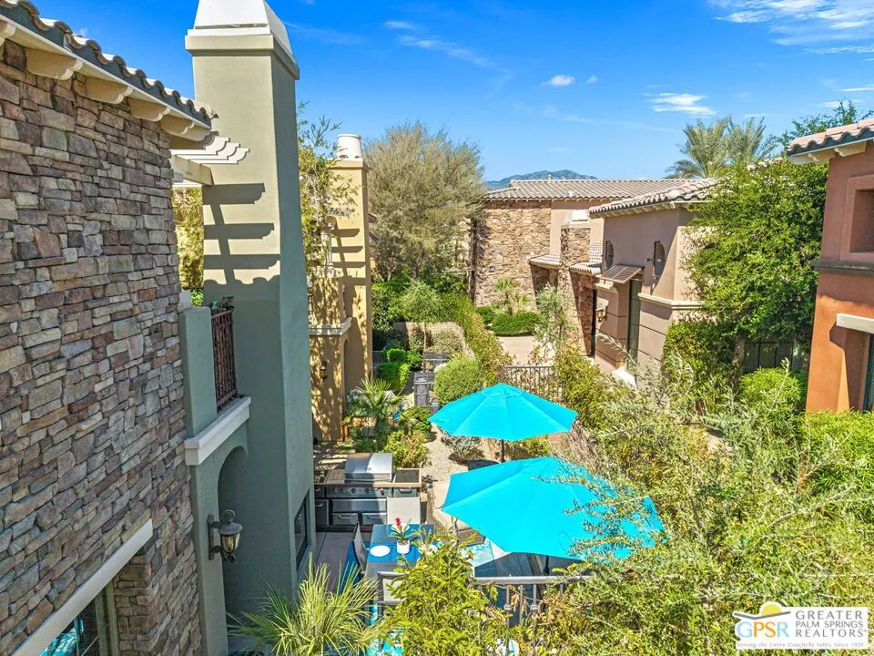 3246 Via Giorna Palm Desert, CA 92260