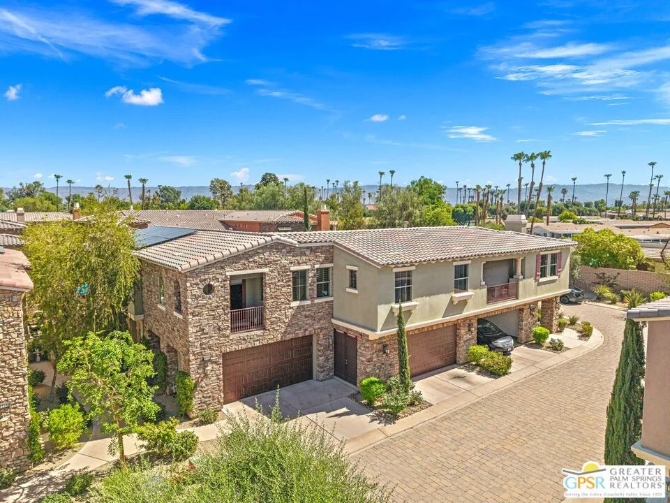 3246 Via Giorna Palm Desert, CA 92260
