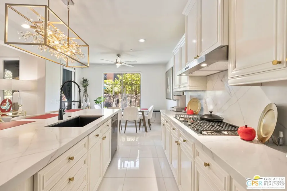 3246 Via Giorna Palm Desert, CA 92260