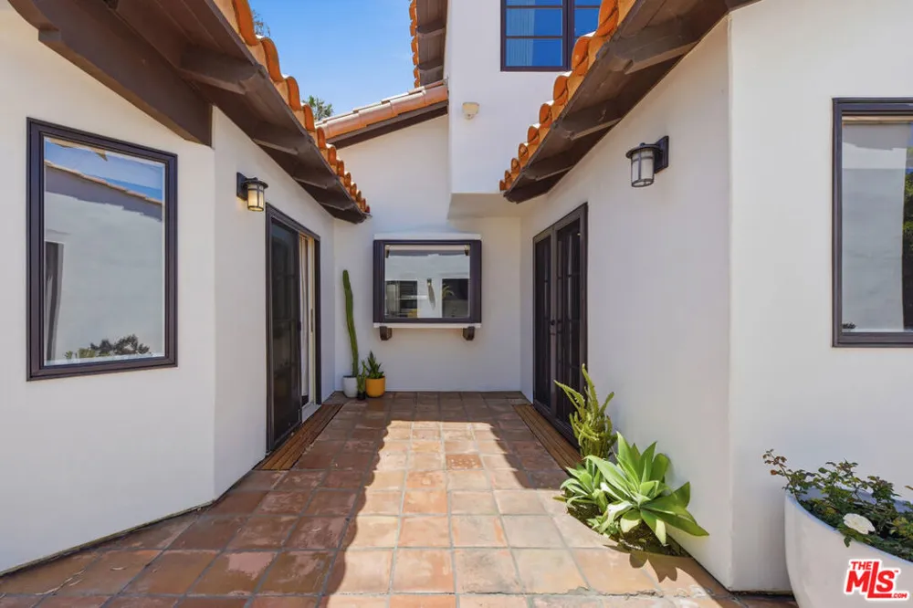 2900 Clune Avenue Los Angeles, CA 90291