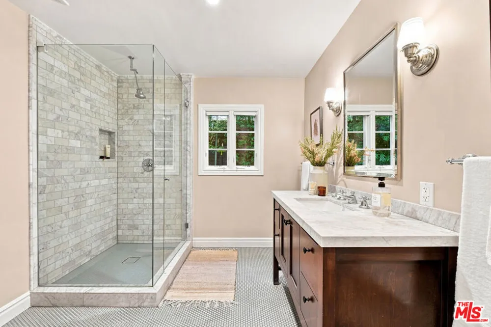 2900 Clune Avenue Los Angeles, CA 90291