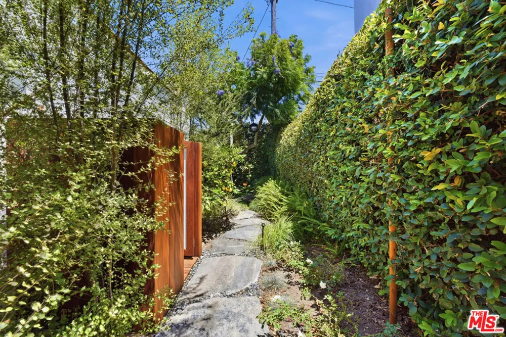 2900 Clune Avenue Los Angeles, CA 90291
