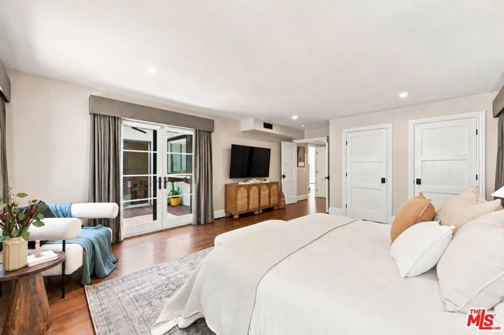 2900 Clune Avenue Los Angeles, CA 90291
