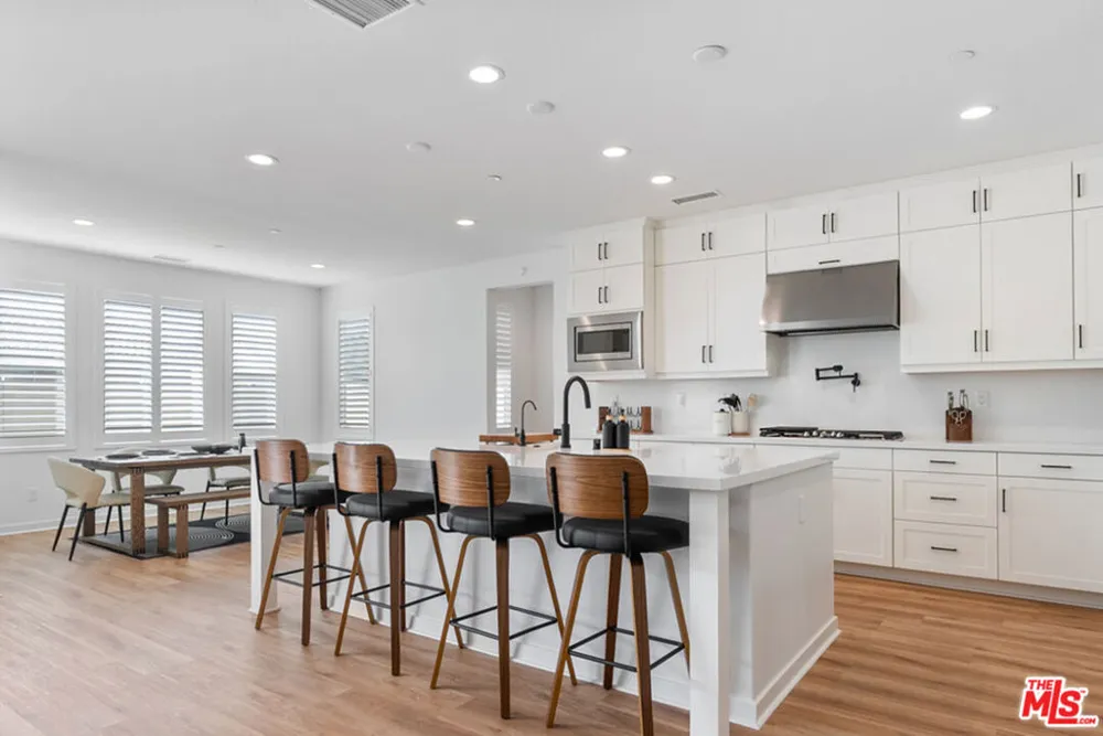 18130 Radiance Lane Santa Clarita, CA 91350