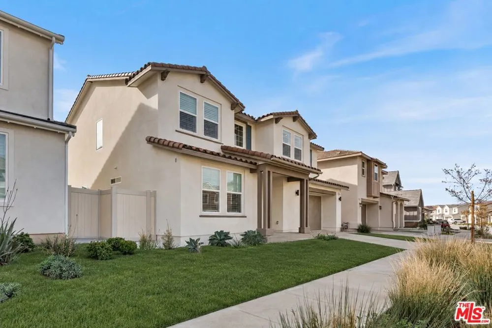 18130 Radiance Lane Santa Clarita, CA 91350