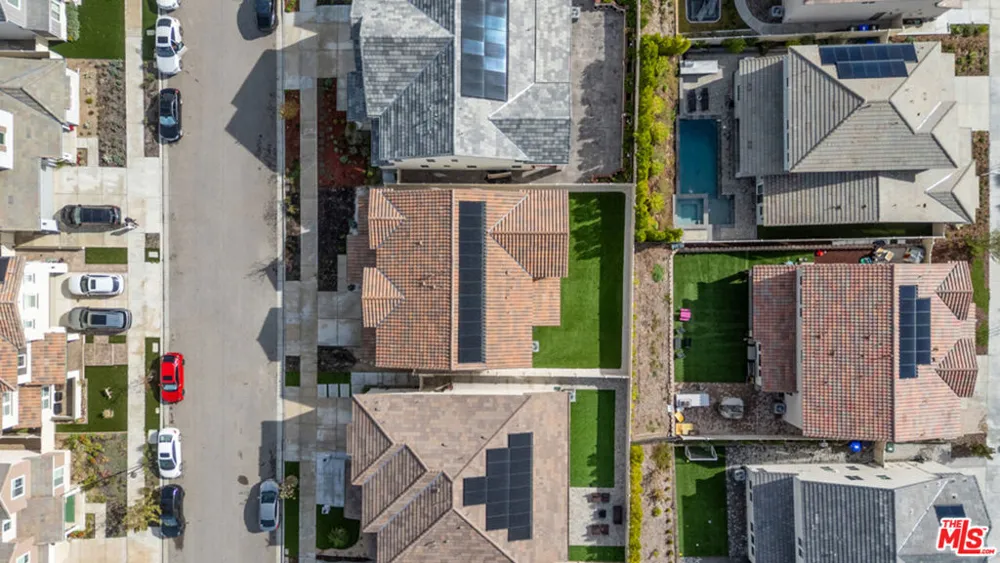 18130 Radiance Lane Santa Clarita, CA 91350