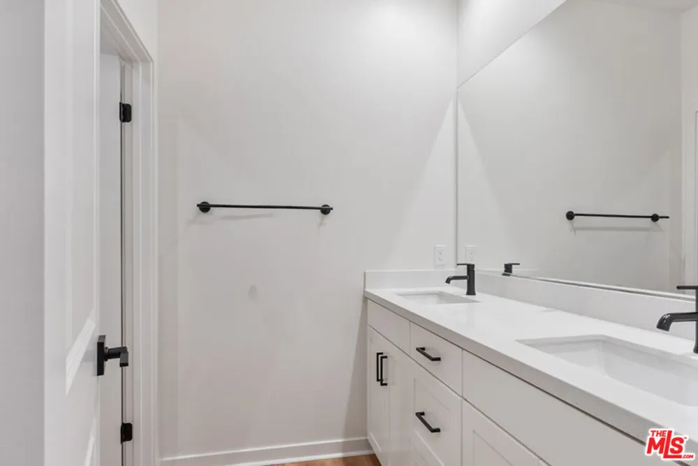 18130 Radiance Lane Santa Clarita, CA 91350