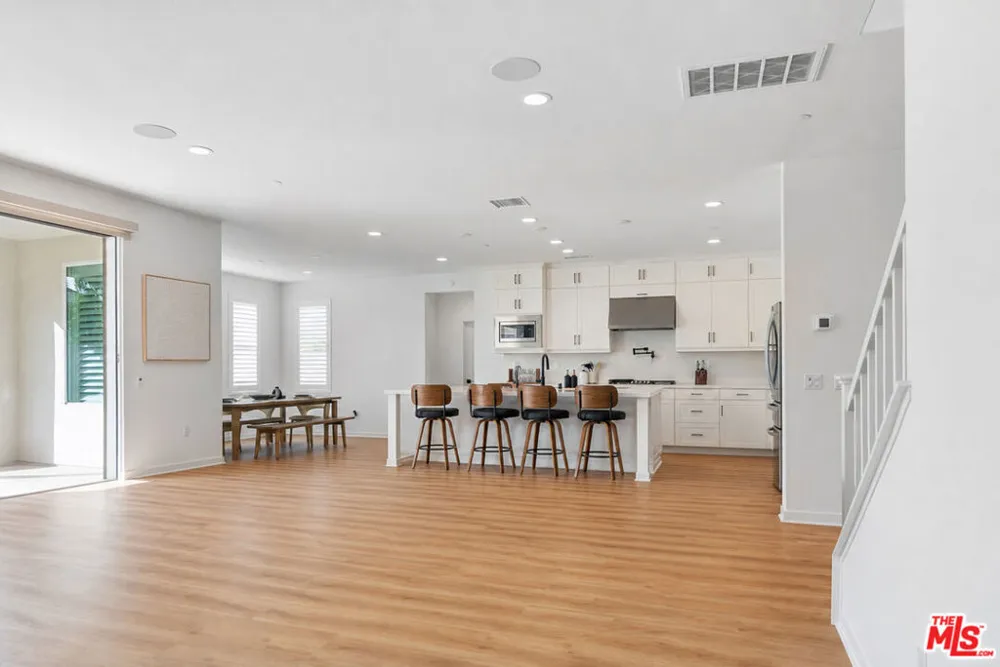 18130 Radiance Lane Santa Clarita, CA 91350