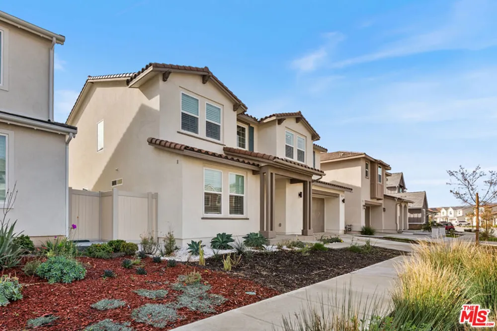 18130 Radiance Lane Santa Clarita, CA 91350