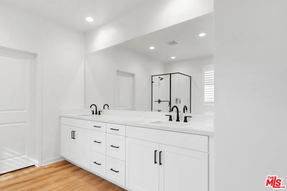 18130 Radiance Lane Santa Clarita, CA 91350