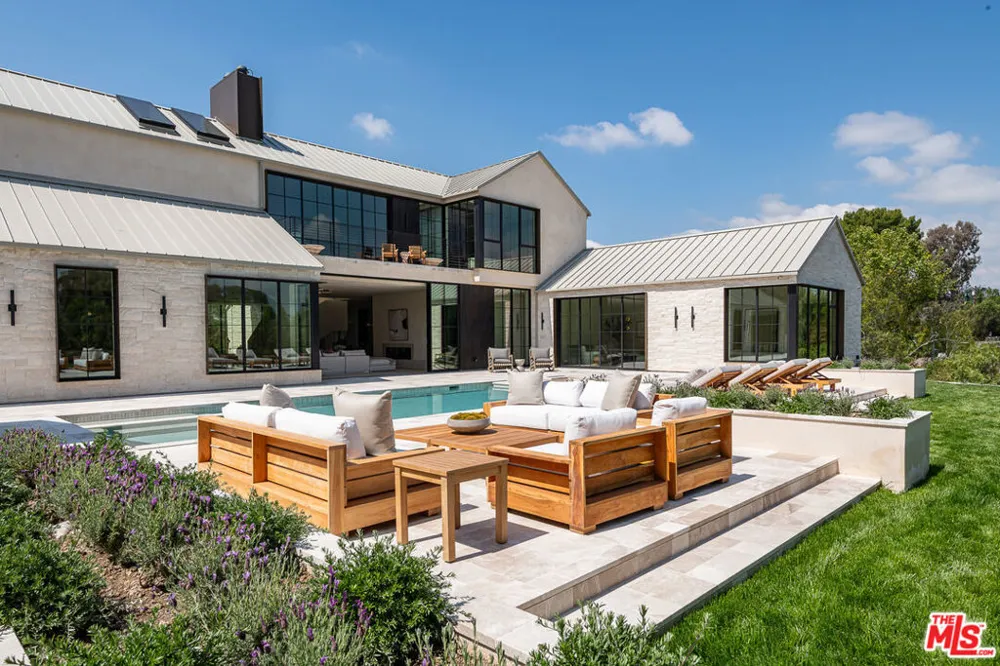 24172 Lupin Hill Road Hidden Hills, CA 91302