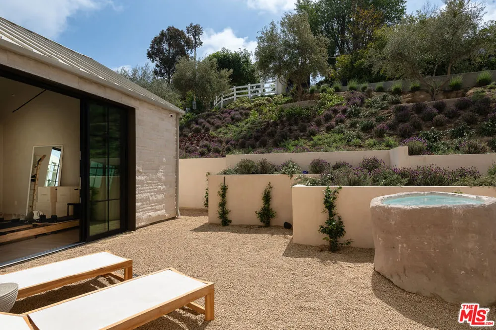 24172 Lupin Hill Road Hidden Hills, CA 91302